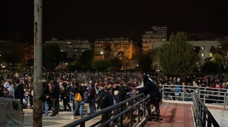 Θεσσαλονίκη: Κορωνοπάρτι με 1.000 άτομα στο ΑΠΘ – Δείτε βίντεο