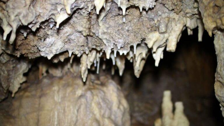 Πρέβεζα: Σπήλαιο με σταλακτίτες και σταλαγμίτες αποκάλυψε η… περιέργεια νεαρών