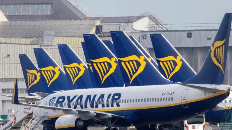 Ryanair: Προσθέτει άλλα 16 δρομολόγια για Ελλάδα και Κερκυρα