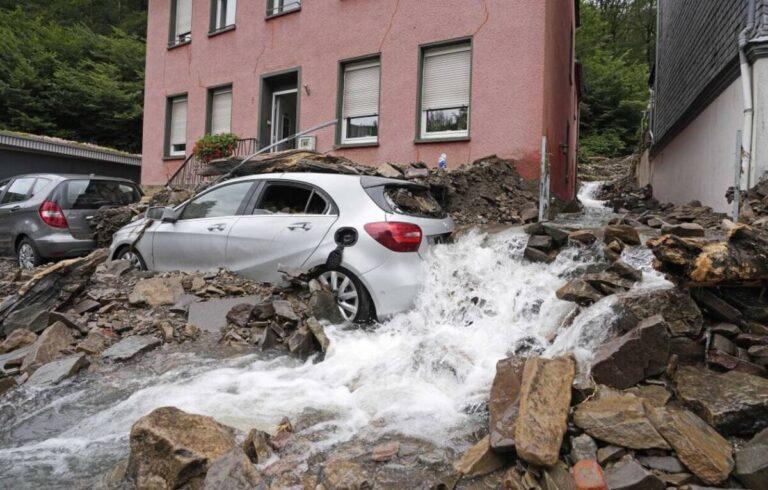 Τραγωδία δίχως τέλος στη Γερμανία – 42 οι νεκροί από τις πλημμύρες, δεκάδες οι αγνοούμενοι