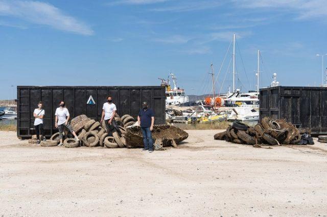Υπ. Ναυτιλίας: 14,2 τόνοι απορριμμάτων ανασύρθηκαν από 8 λιμάνια – Κέρκυρα 1.150 κιλά