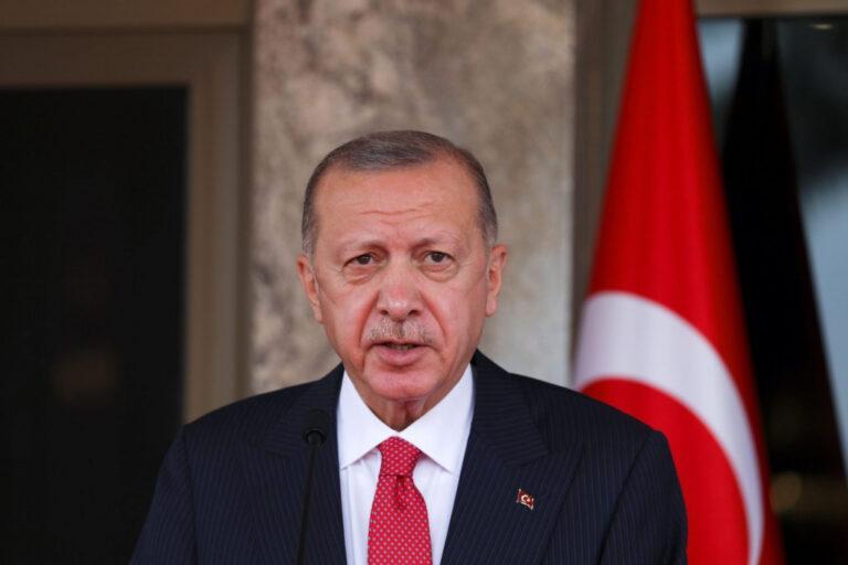 Τουρκία – Ο Ερντογάν ακροβατεί ξανά σε τεντωμένο σχοινί – Η απέλαση των πρέσβεων και το παιχνίδι με τη φωτιά