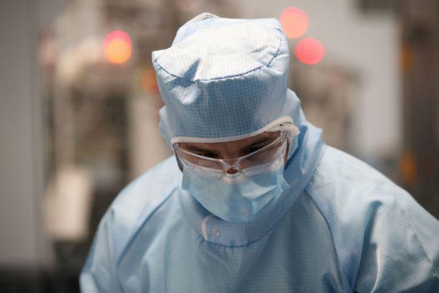 Κοροναϊός: «Καμπανάκι» με την αύξηση εισαγωγών μέσα σε μία εβδομάδα – Χτες νοσηλεύτηκαν πάνω από 440 ασθενείς