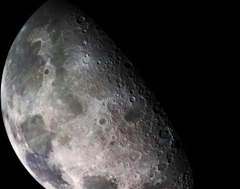 Πέφτει στην «σκοτεινή πλευρά» της Σελήνης ο άγνωστος πύραυλος – Τα σενάρια για την προέλευσή του