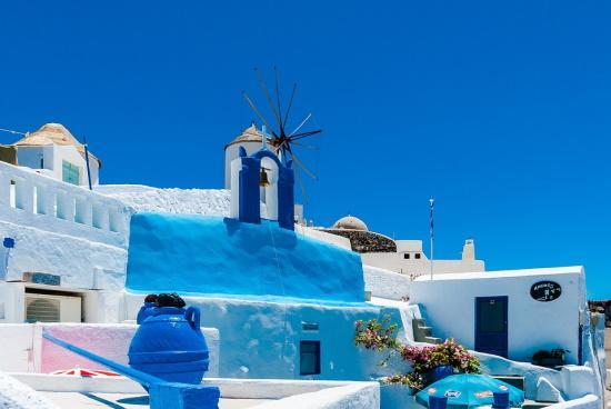 Ελληνικός τουρισμός 2023: Καλύτερες επιδόσεις από το 2019 δείχνoυν τα πρώτα στοιχεία