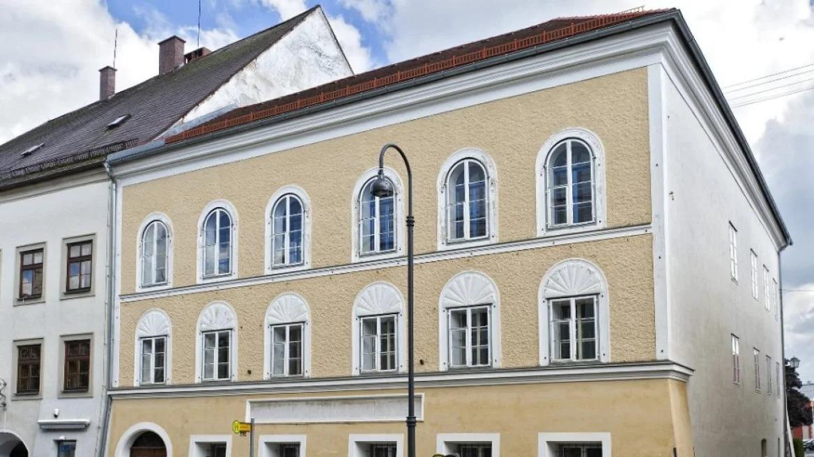 Αδόλφος Χίτλερ: Αστυνομικό Τμήμα θα γίνει το σπίτι που γεννήθηκε – Γιατί επέλεξαν να μην το κάνουν μουσείο;