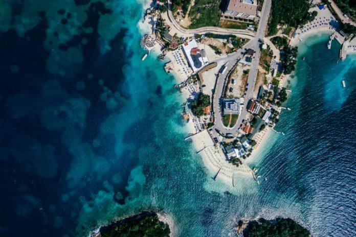 Αλβανία: Η μικρή Ιταλία της Μεσογείου – Πόλος έλξης για τους τουρίστες λόγω χαμηλών τιμών