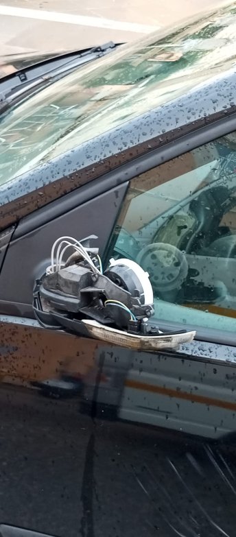 Κέρκυρα: Άγνωστοι πήραν σβάρνα τους καθρέπτες αυτοκινήτων τα ξημερώματα – Στην αστυνομία οι ιδιοκτήτες(φωτος)