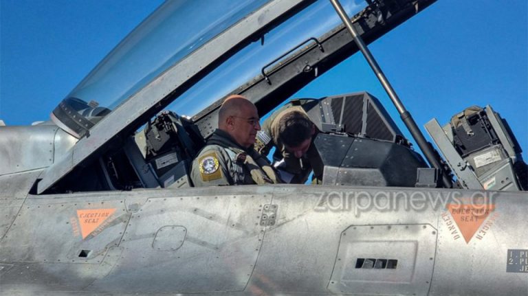 Νίκος Δένδιας: Πέταξε με F-16 Viper από την 115ΠΜ στην Κρήτη